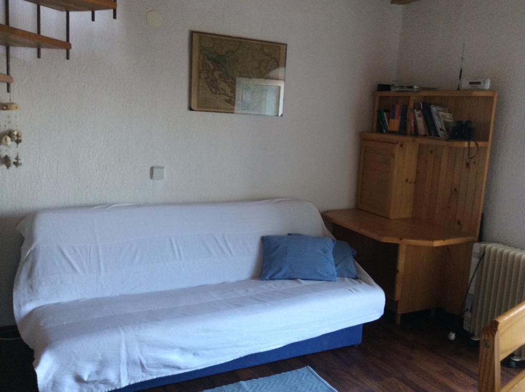 Apartman Ustrine Buitenkant foto