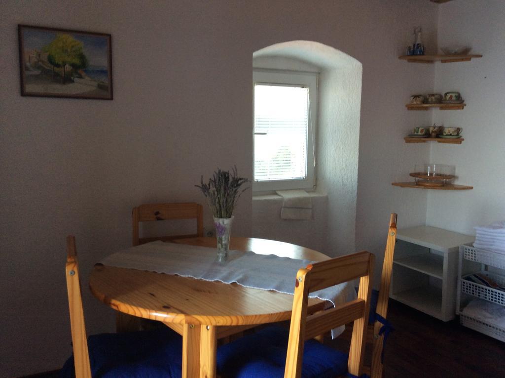 Apartman Ustrine Buitenkant foto